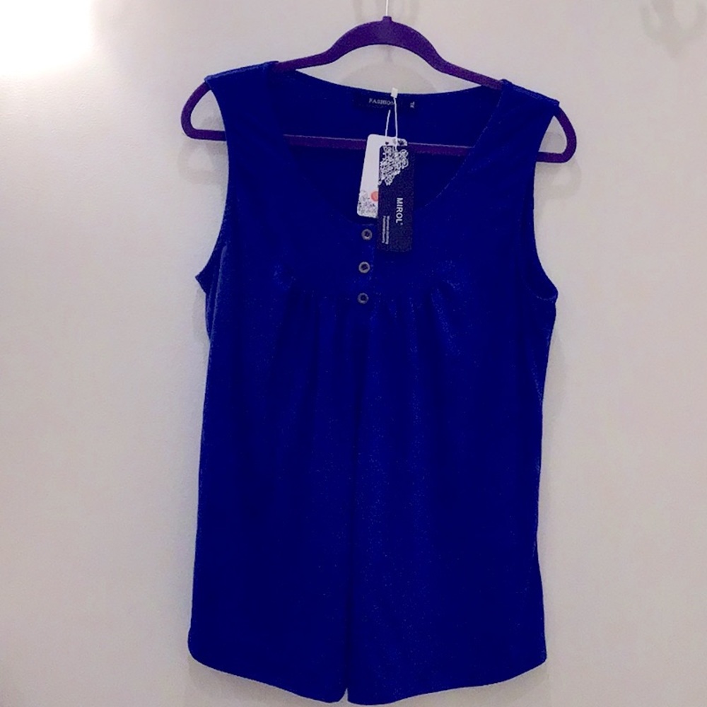 New with tags cute blue sleeveless top